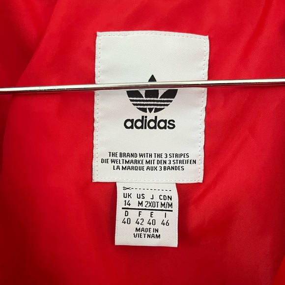 Adidas Limited Edition Cropped Puffer. Size M - Picture 5 of 6